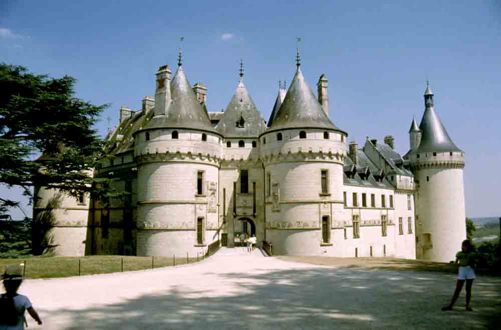 Francia - castillos del Loira 09 - castillo de Chaumont.jpg
